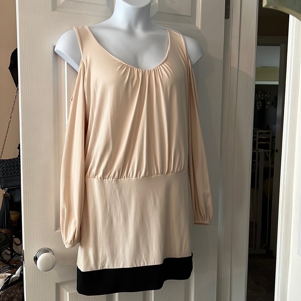Susana Monaco spectacular cold shoulder dress
